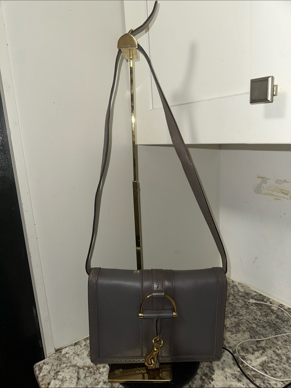 Gucci Gray Leather Shoulder Bag with Gold Hardware. PREOWNED (AUTHENTIC) - Picture 3 of 16